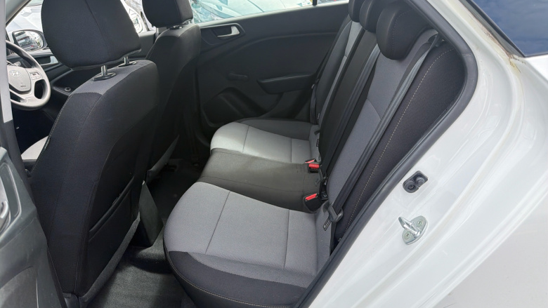 Hyundai i20 1.2 MPi S Connect 5dr Petrol Hatchback